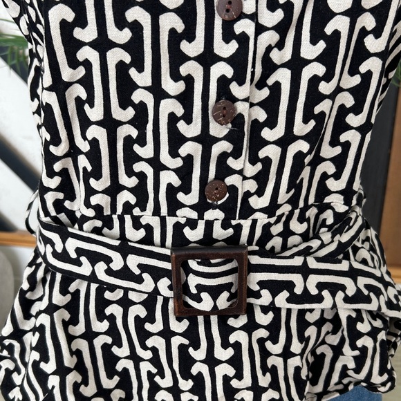 Monteau Los Angeles Belted Sleeveless Blouse XL Black White Geometric Print - Picture 3 of 9